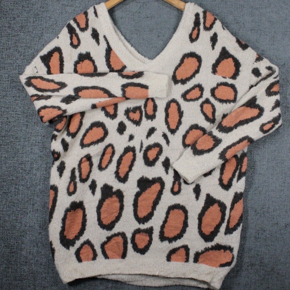 Gigio USA Womens Leopard Print Fuzzy V-Neck Sweater Tan Cream TC1396 Small - Picture 4 of 10
